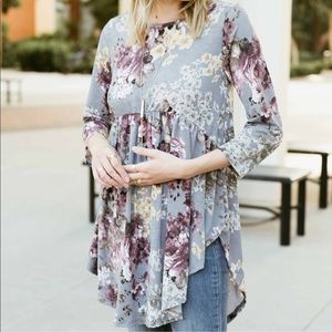 Gray floral 3/4 tunic top